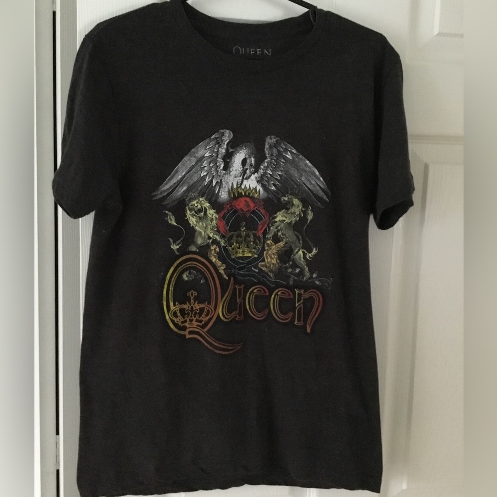 Queen tee shirt
